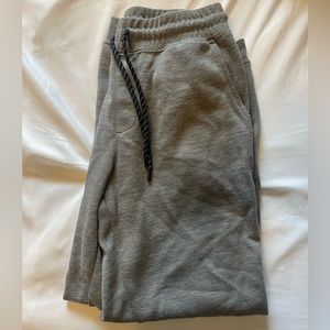 Medium urban pipeline sweatpants